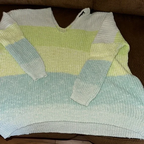 Sweater - Picture 2 of 2